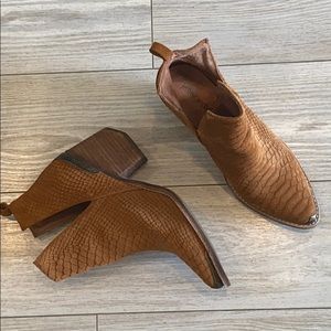 👢Jeffrey Campbell Free People Tan Suede Boots👢